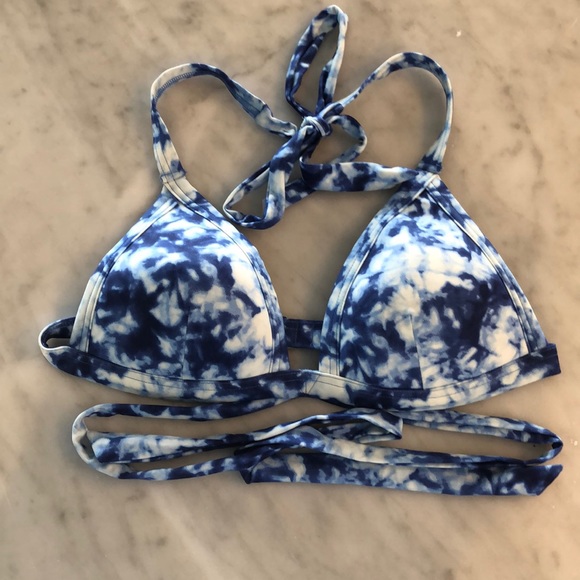 Bikini - Picture 2 of 6